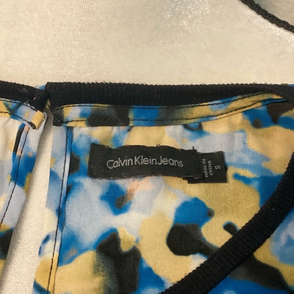 Calvin Klein Abstract Watercolor Print Sleeveless Blouse Size Small - Picture 4 of 4